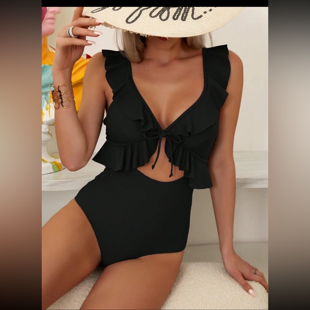 Chic Black Ruffle Swimsuit